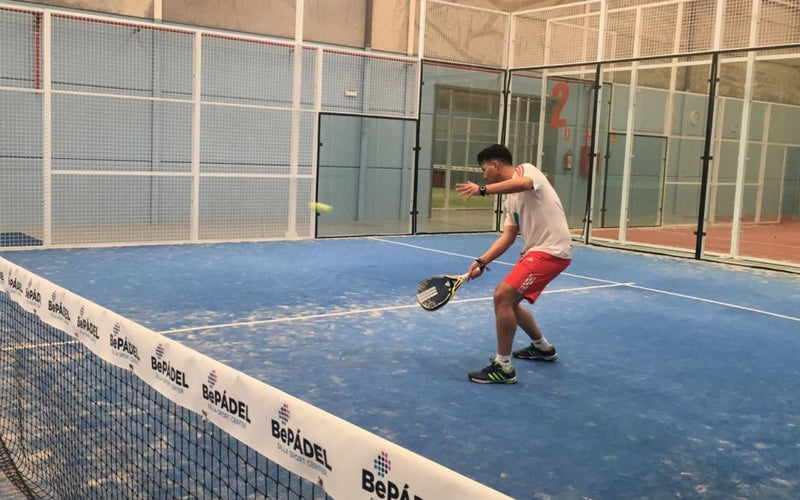 Links of rechts spelen bij padel: welke kant past bij jou?