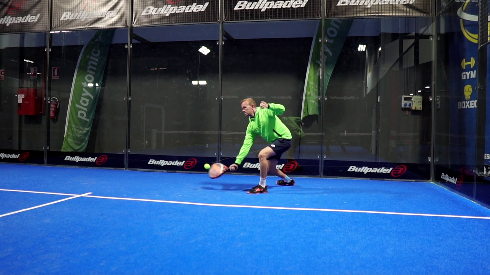 Padel lob leren: zo win je tijd zonder paniek